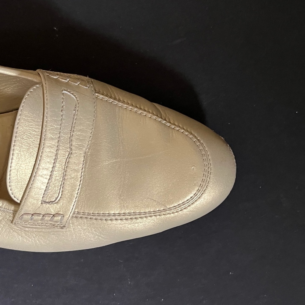 Salvatore Ferragamo Gold Flats 10M
